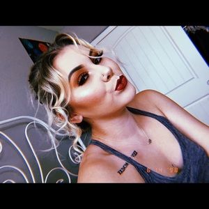 Meet your Posher, Nicole